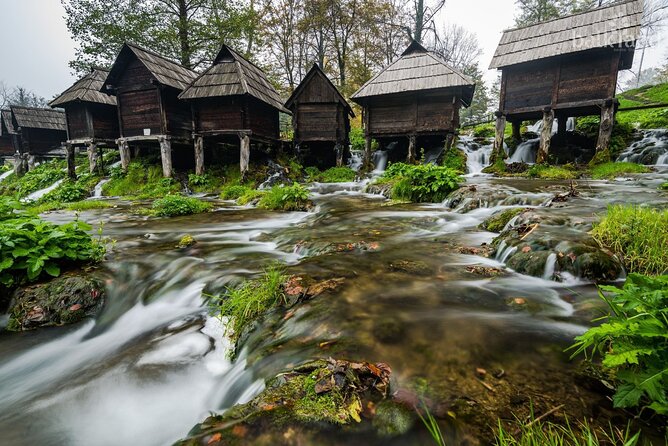Bosnian Kingdom Capitals: Travnik & Jajce Tour from Sarajevo - Travnik’s Ottoman core: from fort walls to Šarena Džamija
