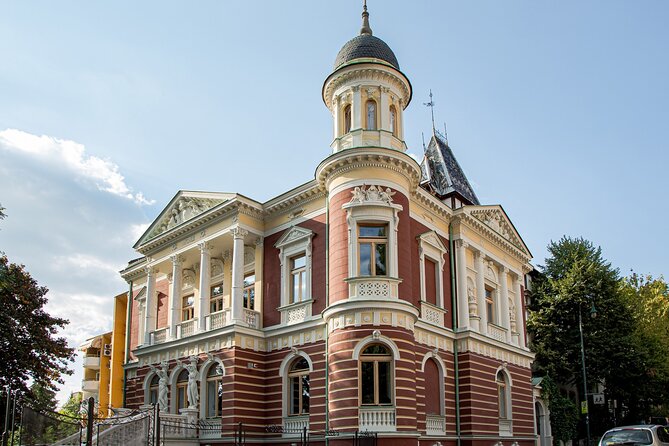 Cable Car Olympic Tour With Museum - The guide matters: what the best reviews get right