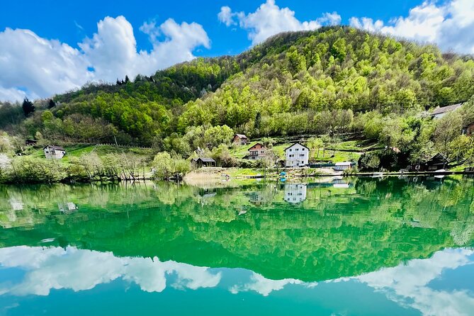 CENTRAL BOSNIA | A medieval tour (Jajce + Travnik + Pliva lakes) - Sarena Džamija, a 1757 mosque with unusual details to look for