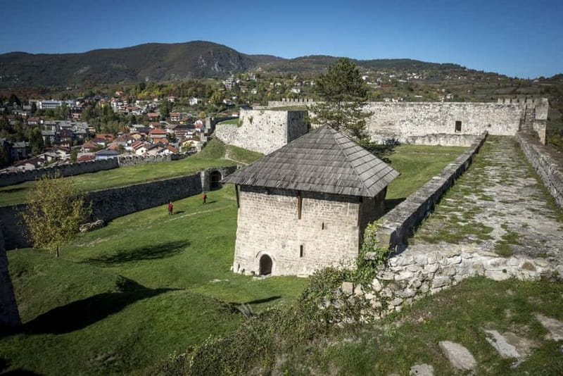 From Sarajevo: Jajce, Travnik, Pliva Lake, & Watermills Tour - Jajce: Citadel Views, the Hrvatnić Catacombs, and a 21-Meter Waterfall