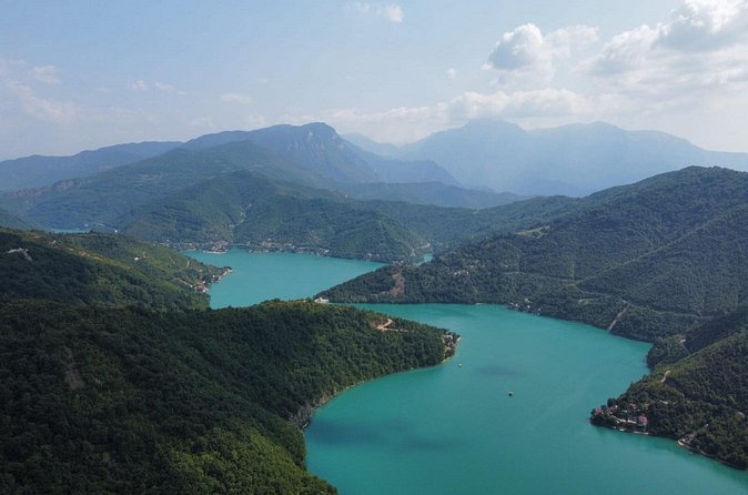 Kayaking on Jablanica Lake - Is a Guide Included? How to Think About the Differences
