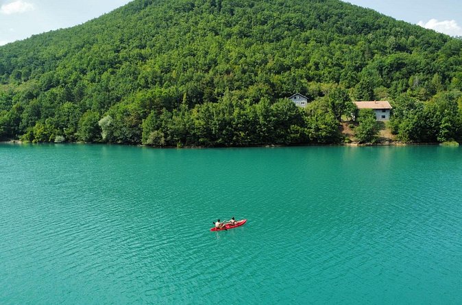 Kayaking on Jablanica Lake - Merak and Edin: Why the Host Can Be the Difference