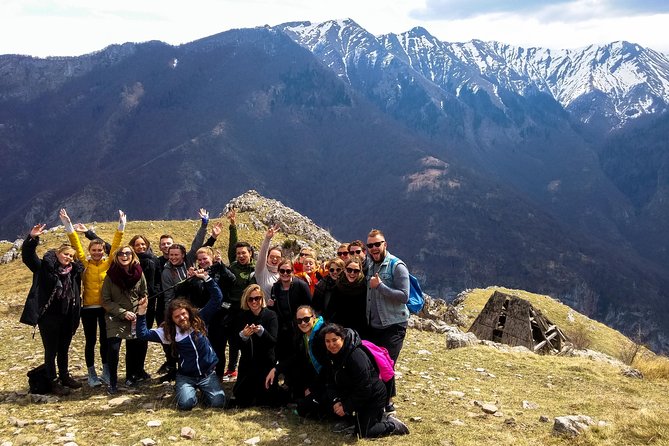 Lukomir Highland Village Hike - Nekropola stećaka Umoljani, stećci history you can feel with your feet