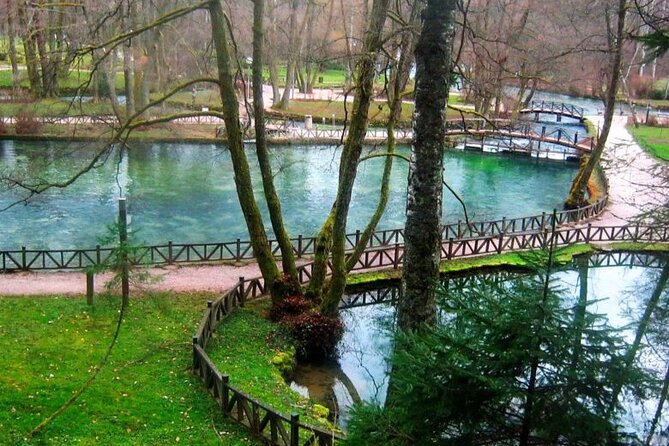 Private Carriage Ride in Vrelo Bosne Nature Park - Weather and minimum traveler considerations