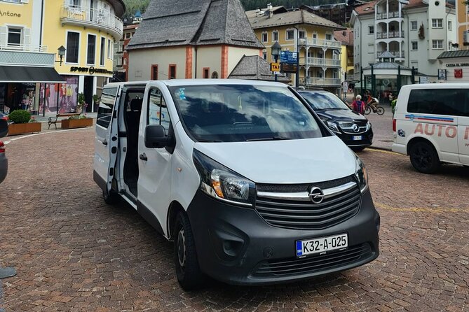 Private transfer Dubrovnik and Mostar - Driver Help That Goes Beyond Directions