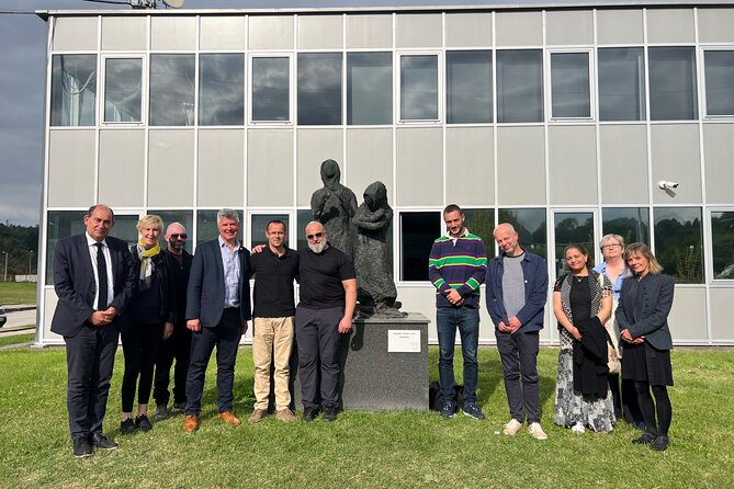 REMEMBERING SREBRENICA (Genocide study tour 11/07/95) - The day starts in Sarajevo, then moves into the Srebrenica story