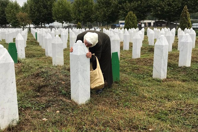 REMEMBERING SREBRENICA (Genocide study tour 11/07/95) - The Srebrenica Potočari Memorial and Cemetery: where the focus stays