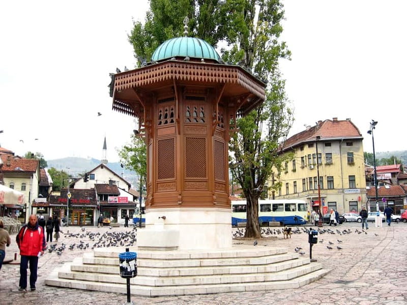 Sarajevo: Discover Sarajevo Walking Tour with Local Guide - Key things I’d zoom in on