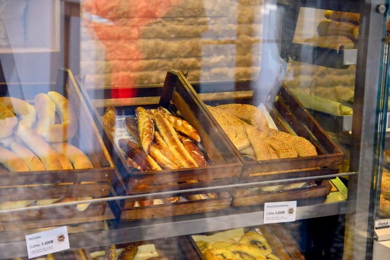 Sarajevo: Food And Crafts tour - Buregdžinica Bosna tastings, savoring the savory side