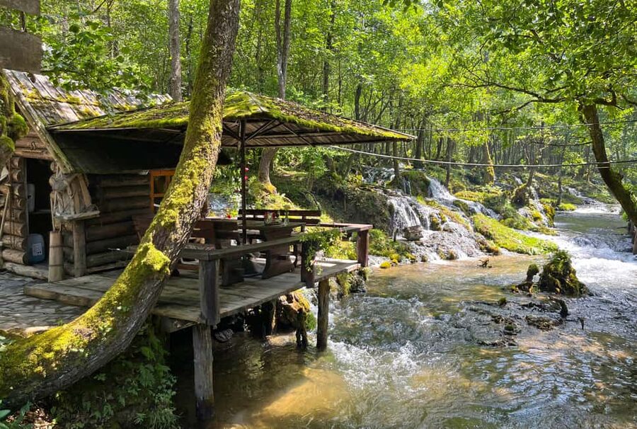 Sarajevo: Jajce Waterfall, Travnik & Pliva Lake Tour - Pliva Lakes viewpoints: calm water after the drama