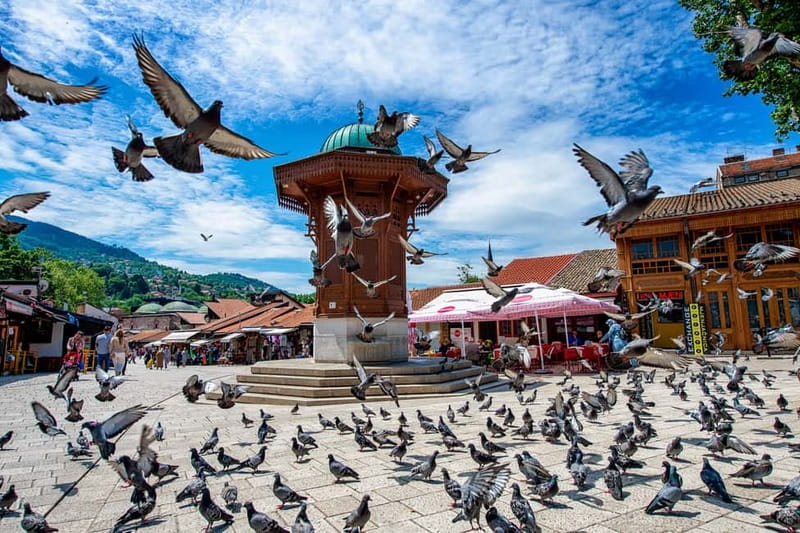 Sarajevo: Old Town Walking Tour with Local Guide - Kazandžiluk Market and Morića Han, Crafts, Hands, and Real Texture