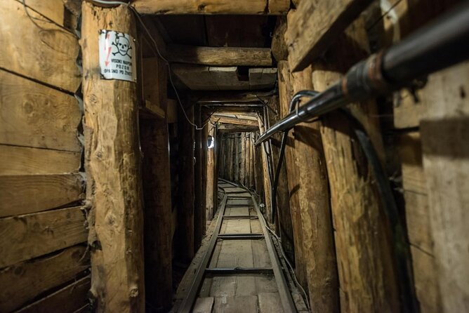 SARAJEVO SIEGE TIMES '92-'95 / Sarajevo Roses & Tunnel of Hope / - Key highlights at a glance